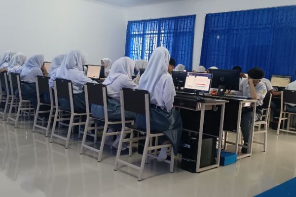 Gladi Bersih TKA 2025 di SMAN 2 Garut Diwarnai Kendala Distribusi Token dari Pusat
