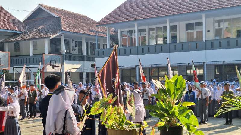 Pelantikan dan serah terima jabatan BPH OSIS, MPK dan Ekstra Kurikuler